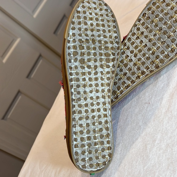 Sanuk Southwestern design canvas rubber sole beach shoes - Picture 7 of 8